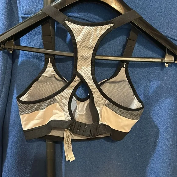 Incredible by Victoria’s Secret‎ women’s bra 32C - Picture 3 of 6